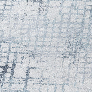 Homeroots 3' Stylish Navy Blue And Sky Blue Geometric Washable Area Rug For Indoor And Outdoor Spaces 8' Round Polyester 588258