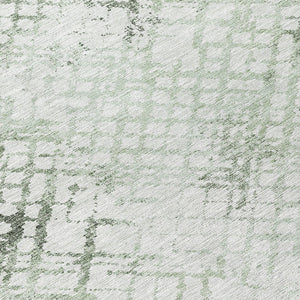 Homeroots 3' Stylish Navy Blue And Sky Blue Geometric Washable Area Rug For Indoor And Outdoor Spaces 8' Round Polyester 588264