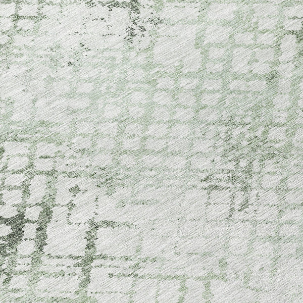 Homeroots 3' Stylish Navy Blue And Sky Blue Geometric Washable Area Rug For Indoor And Outdoor Spaces 8' Round Polyester 588264