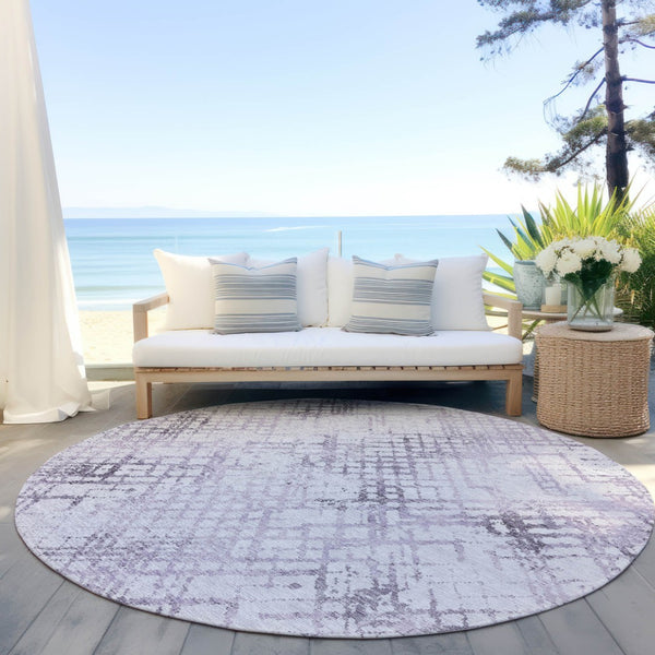 Homeroots 3' Stylish Navy Blue And Sky Blue Geometric Washable Area Rug For Indoor And Outdoor Spaces 8' Round Polyester 588276