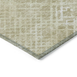 Homeroots 3' Stylish Beige Tan And Ivory Geometric Washable Area Rug For Indoor And Outdoor Spaces 8' Round Polyester 588288
