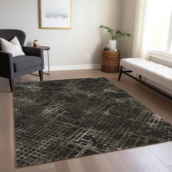 Homeroots 3' Stylish Beige Tan And Ivory Geometric Washable Area Rug For Indoor And Outdoor Spaces 3' X 5' Polyester 588304