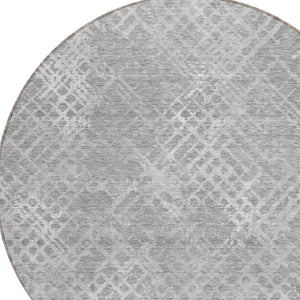 Homeroots 3' Stylish Beige Tan And Ivory Geometric Washable Area Rug For Indoor And Outdoor Spaces 8' Round Polyester 588312