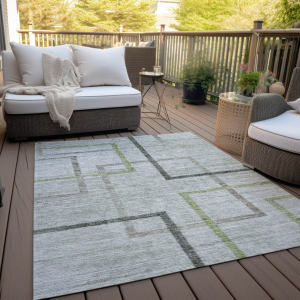 Homeroots 3' Geometric Washable Indoor Outdoor Area Rug In Green And Charcoal – Stylish, Durable Design 5' X 8' Polyester 588333