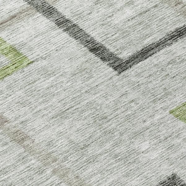 Homeroots 3' Geometric Washable Indoor Outdoor Area Rug In Green And Charcoal – Stylish, Durable Design 8' Round Polyester 588334