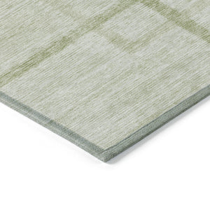 Homeroots 3' Artichoke Green Geometric Washable Area Rug - Stylish Indoor/Outdoor Accent For Any Space 5' X 8' Polyester 588389