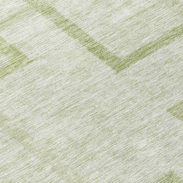 Homeroots 3' Artichoke Green Geometric Washable Area Rug - Stylish Indoor/Outdoor Accent For Any Space 8' Round Polyester 588390