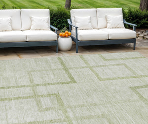 Homeroots 3' Artichoke Green Geometric Washable Area Rug - Stylish Indoor/Outdoor Accent For Any Space 8' X 10' Polyester 588391