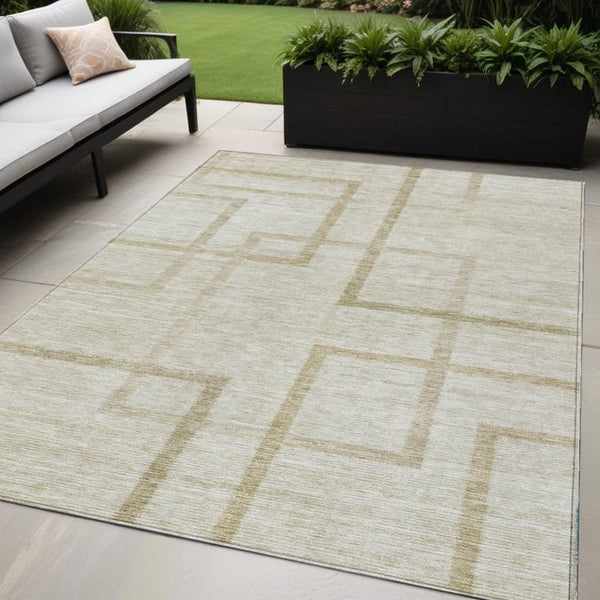 Homeroots 3' Artichoke Green Geometric Washable Area Rug - Stylish Indoor/Outdoor Accent For Any Space 5' X 8' Polyester 588395