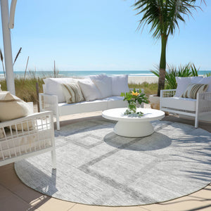 Homeroots 3' Artichoke Green Geometric Washable Area Rug - Stylish Indoor/Outdoor Accent For Any Space 8' Round Polyester 588410