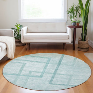 Homeroots 3' Artichoke Green Geometric Washable Area Rug - Stylish Indoor/Outdoor Accent For Any Space 8' Round Polyester 588422