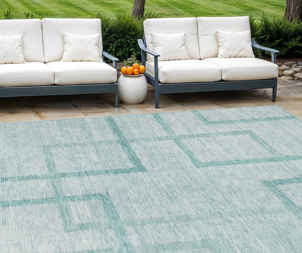 Homeroots 3' Artichoke Green Geometric Washable Area Rug - Stylish Indoor/Outdoor Accent For Any Space 9' X 12' Polyester 588424