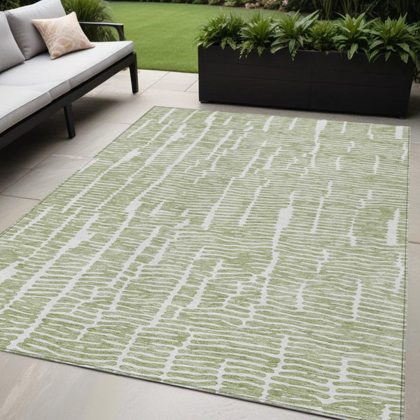 Homeroots 3' Artichoke Green And Ivory Abstract Washable Rug For Indoor And Outdoor Spaces, Stain-resistant Design 5' X 8' Polyester 588487