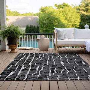 Homeroots 3' Artichoke Green And Ivory Abstract Washable Rug For Indoor And Outdoor Spaces, Stain-resistant Design 9' X 12' Polyester 588496