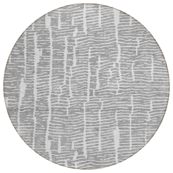 HomeRoots 5' Gray and Ivory Abstract Area Rug - Stylish, Washable, Indoor-Outdoor Design for High-Traffic Spaces 8' Round 588512