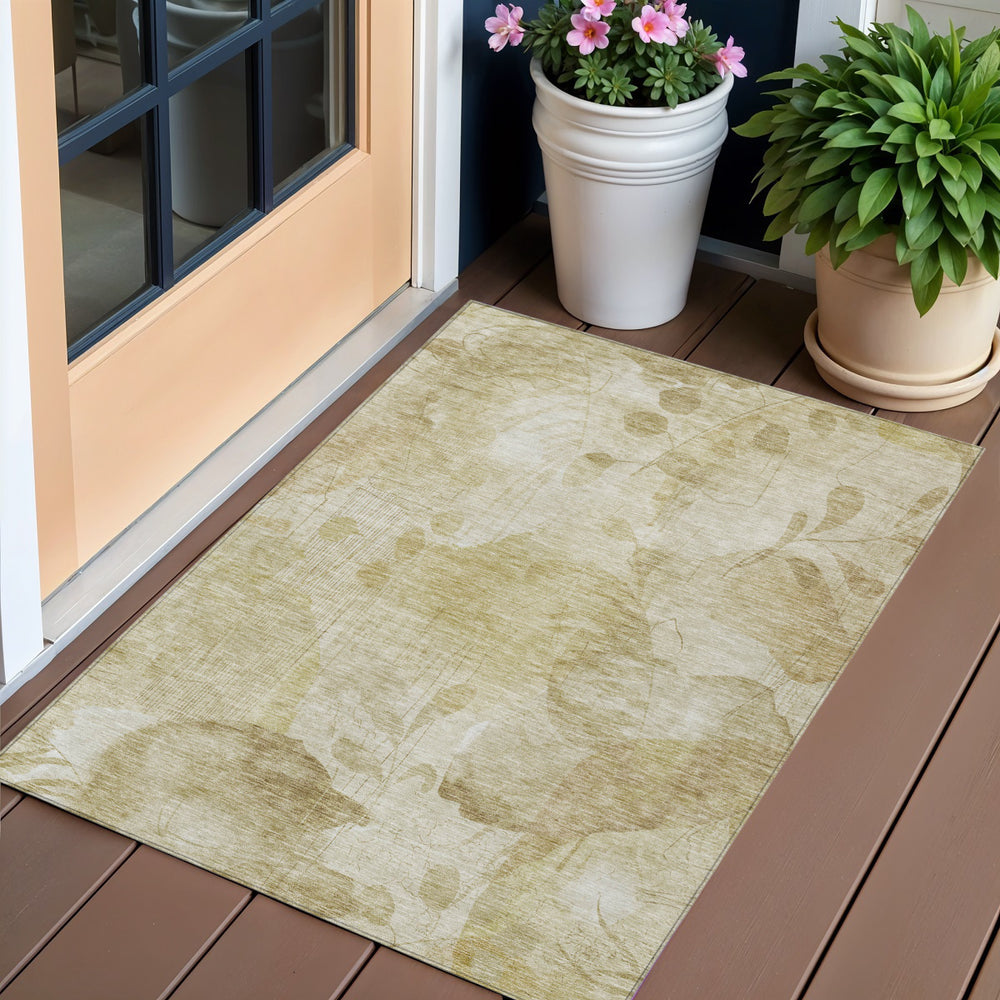 Homeroots 3' Charming Beige Tan And Ivory Floral Washable Area Rug For Indoor And Outdoor Spaces 3' X 5' Polyester 588528