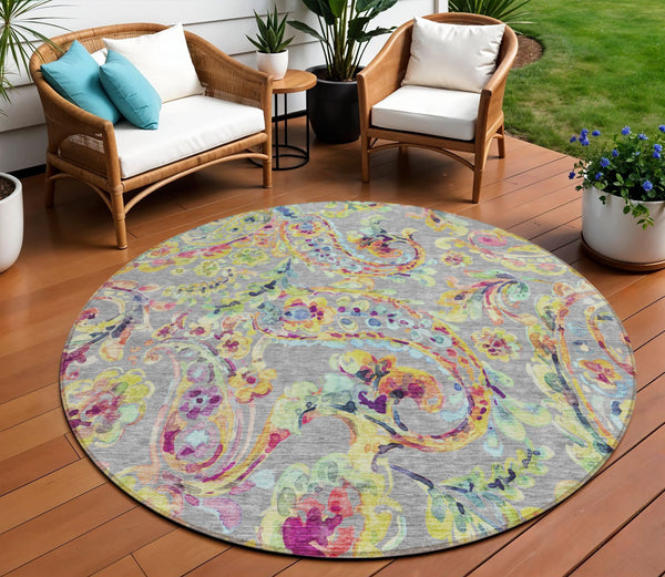 Homeroots 3' Artichoke Green And Pink Paisley Washable Area Rug - Perfect For Indoor And Outdoor Spaces! 8' Round Polyester 588614