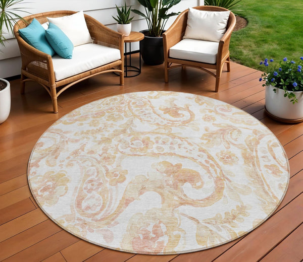 HomeRoots 5' Coral Ivory Peach Paisley Area Rug - Stylish, Durable, Washable for Indoor & Outdoor Spaces 8' Round 588644