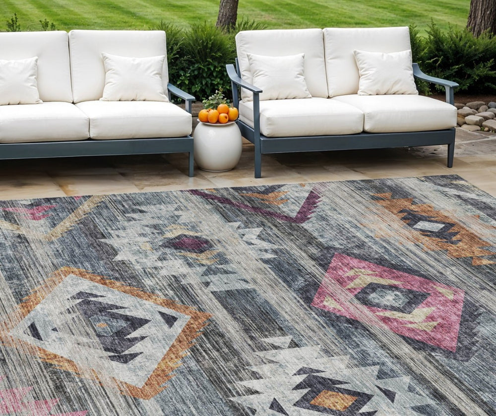 HomeRoots 5' Southwestern Indoor Outdoor Area Rug in Gray Charcoal Silver - Durable, Washable, Stylish Design 8' X 10' 588681