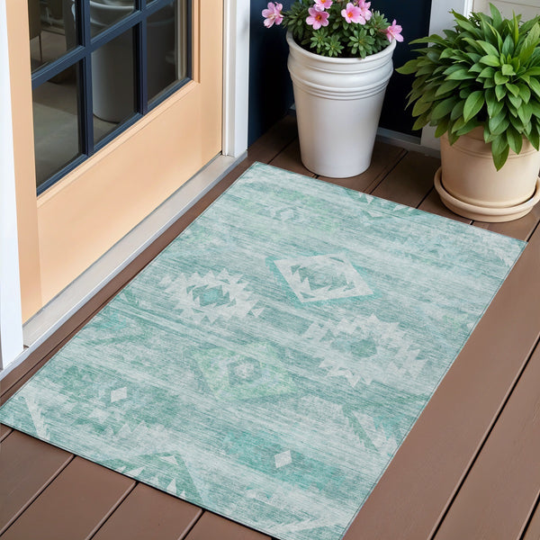 Homeroots 3' Aqua Turquoise Southwestern Area Rug - Stylish Washable Design For Indoor & Outdoor Use 3' X 5' Polyester 588684