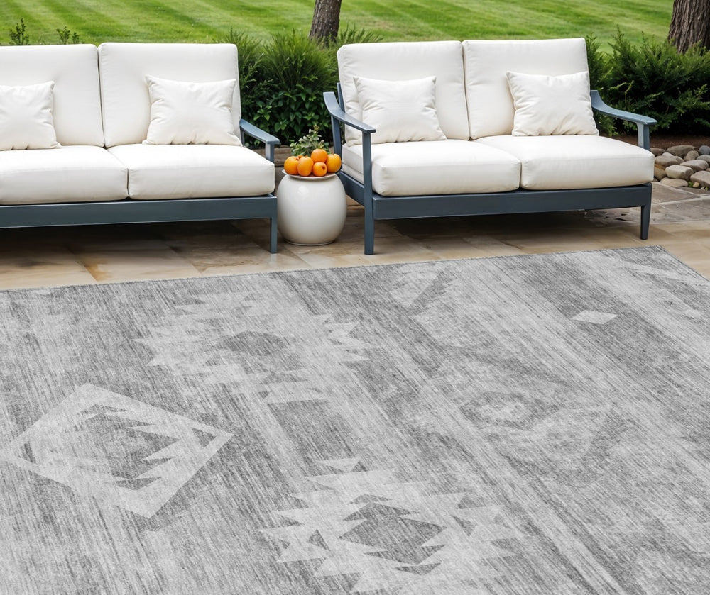 HomeRoots 9' Silver Gray and Charcoal Southwestern Area Rug - Durable, Washable, Versatile for Indoor/Outdoor Spaces 9' X 12' 588730