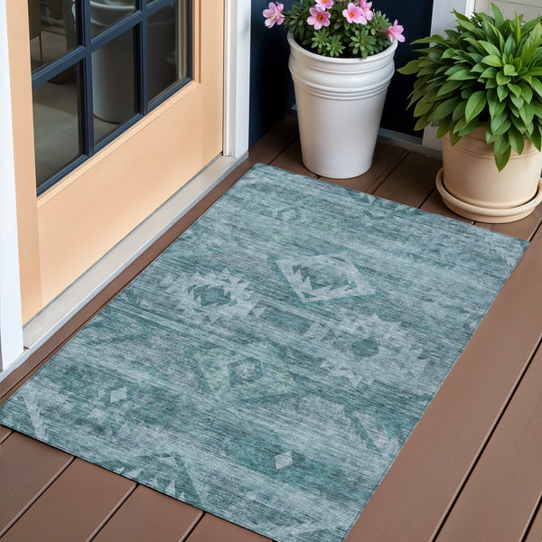 Homeroots 3' Aqua Turquoise Southwestern Area Rug - Stylish Washable Design For Indoor & Outdoor Use 3' X 5' Polyester 588732