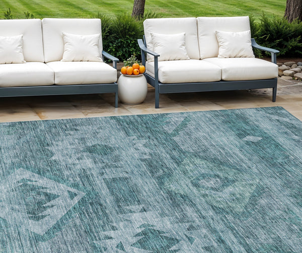 Homeroots 3' Aqua Turquoise Southwestern Area Rug - Stylish Washable Design For Indoor & Outdoor Use 8' X 10' Polyester 588735