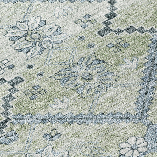 Homeroots 3' Stylish Floral Washable Area Rug - Durable Artichoke Green & Denim Blue For Indoor & Outdoor Use 8' Round Polyester 588854