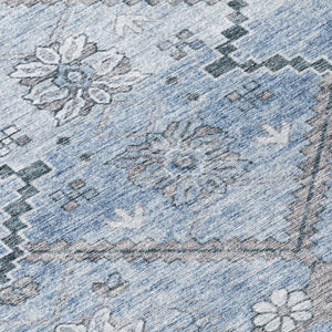 Homeroots 3' Stylish Floral Washable Area Rug - Durable Artichoke Green & Denim Blue For Indoor & Outdoor Use 8' Round Polyester 588866