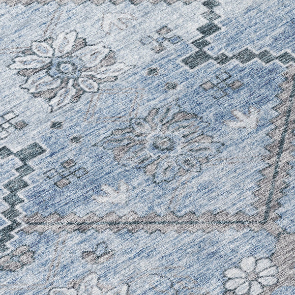 Homeroots 3' Stylish Floral Washable Area Rug - Durable Artichoke Green & Denim Blue For Indoor & Outdoor Use 8' Round Polyester 588866