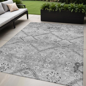 Homeroots 3' Stylish Floral Washable Area Rug - Durable Artichoke Green & Denim Blue For Indoor & Outdoor Use 5' X 8' Polyester 588871