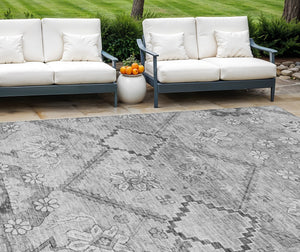 Homeroots 3' Stylish Floral Washable Area Rug - Durable Artichoke Green & Denim Blue For Indoor & Outdoor Use 9' X 12' Polyester 588874