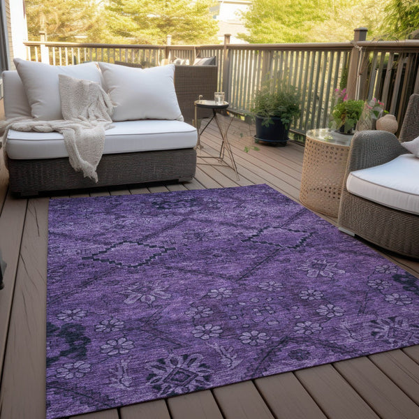 Homeroots 3' Inviting Floral Washable Area Rug For Indoor And Outdoor Spaces – Durable, Stain-resistant Design 5' X 8' Polyester 588889