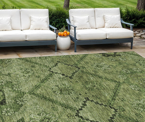 Homeroots 3' Inviting Floral Washable Area Rug For Indoor And Outdoor Spaces – Durable, Stain-resistant Design 8' X 10' Polyester 588903