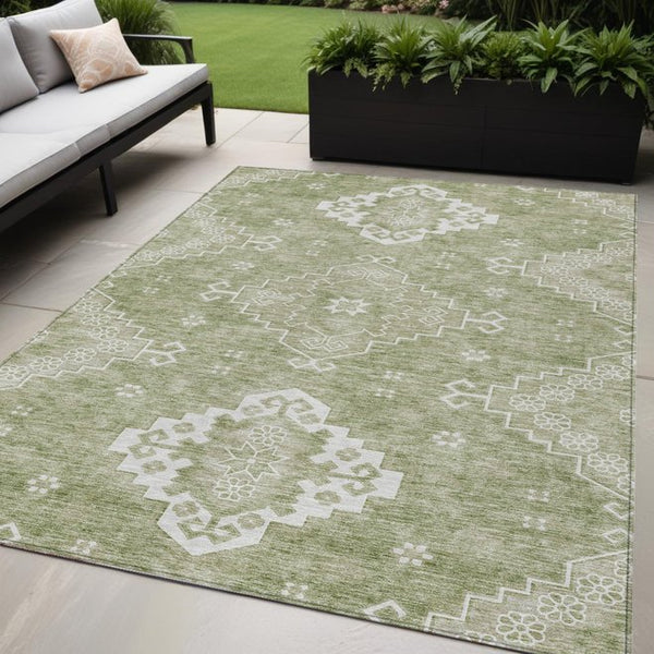 Homeroots 3'' Artichoke Green Medallion Washable Indoor Outdoor Area Rug - Stylish, Durable, And Versatile 5' X 8' Polyester 589021