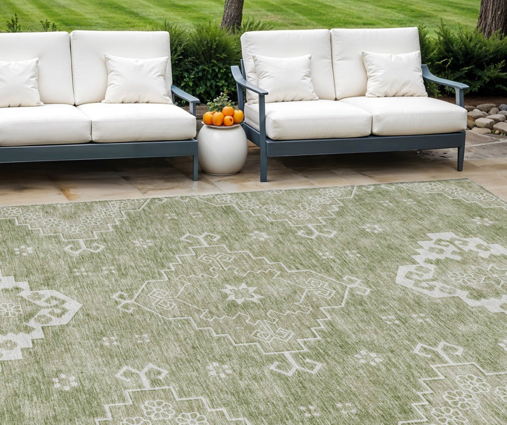 HomeRoots 9' Artichoke Green Medallion Area Rug - Washable, Durable, Indoor/Outdoor, Stain-Resistant Design 9' X 12' 589024