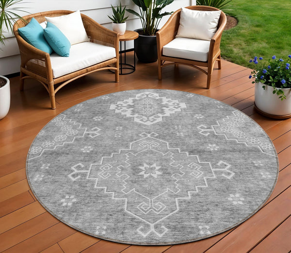 Homeroots 3'' Artichoke Green Medallion Washable Indoor Outdoor Area Rug - Stylish, Durable, And Versatile 8' Round Polyester 589040
