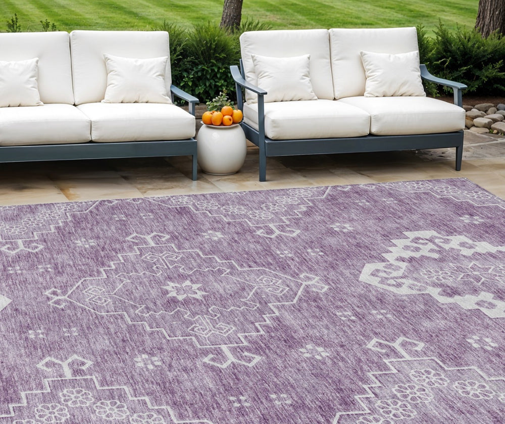 HomeRoots 9' Elegant Lavender Plum Medallion Indoor/Outdoor Area Rug – Durable, Washable, Stylish Design 9' X 12' 589048