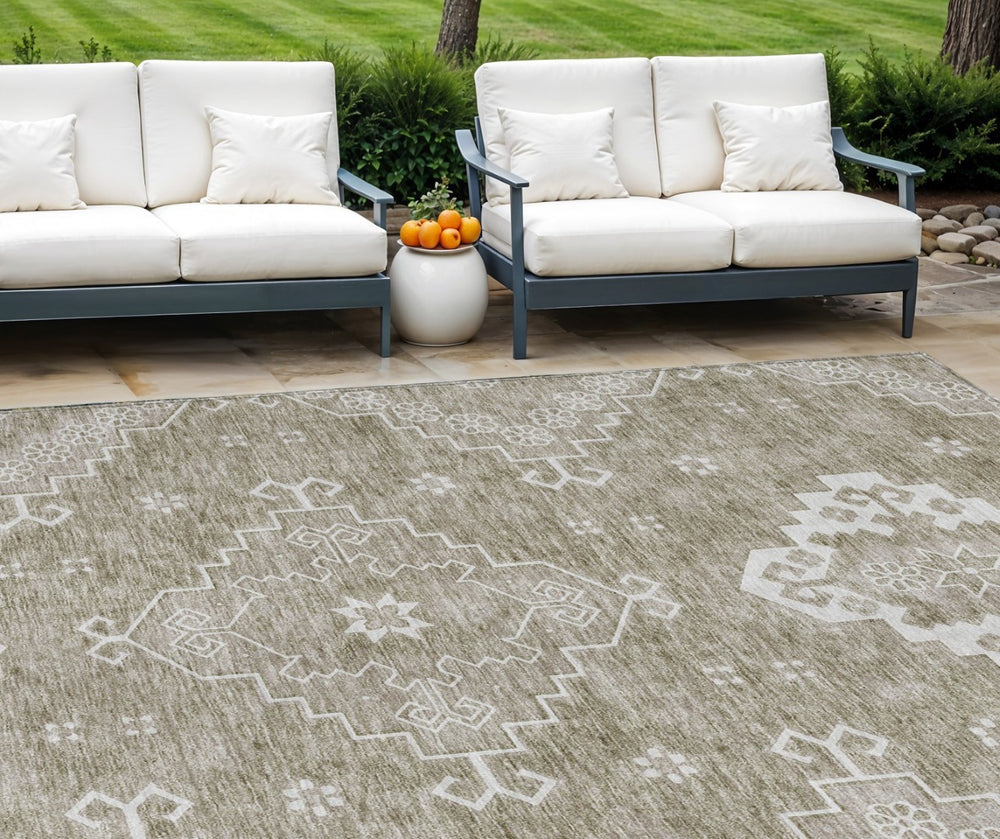 HomeRoots 9' Washable Indoor Outdoor Area Rug with Elegant Medallion Design - Durable, Stain-Resistant Style 9' X 12' 589054