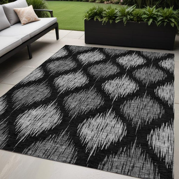 Homeroots 3' Stylish Artichoke Green Ivory Gray Ikat Washable Area Rug For Indoor Outdoor Spaces, Durable Design 5' X 8' Polyester 589075