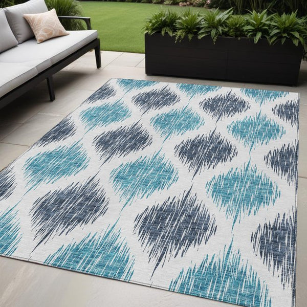 Homeroots 3' Stylish Artichoke Green Ivory Gray Ikat Washable Area Rug For Indoor Outdoor Spaces, Durable Design 5' X 8' Polyester 589081