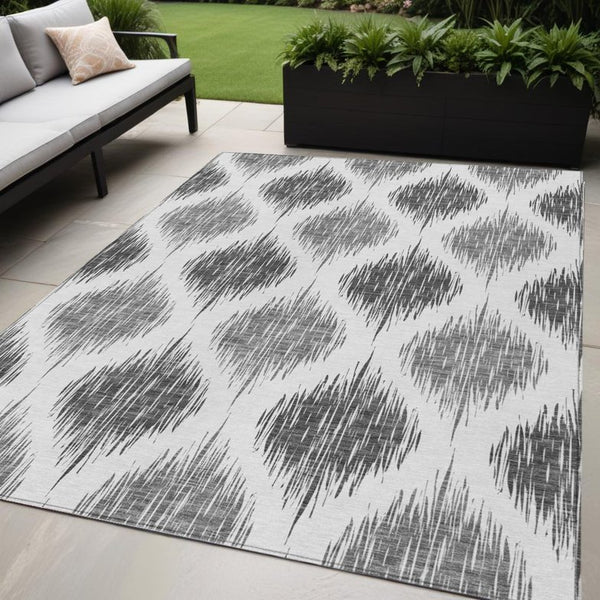 Homeroots 3' Stylish Artichoke Green Ivory Gray Ikat Washable Area Rug For Indoor Outdoor Spaces, Durable Design 5' X 8' Polyester 589105