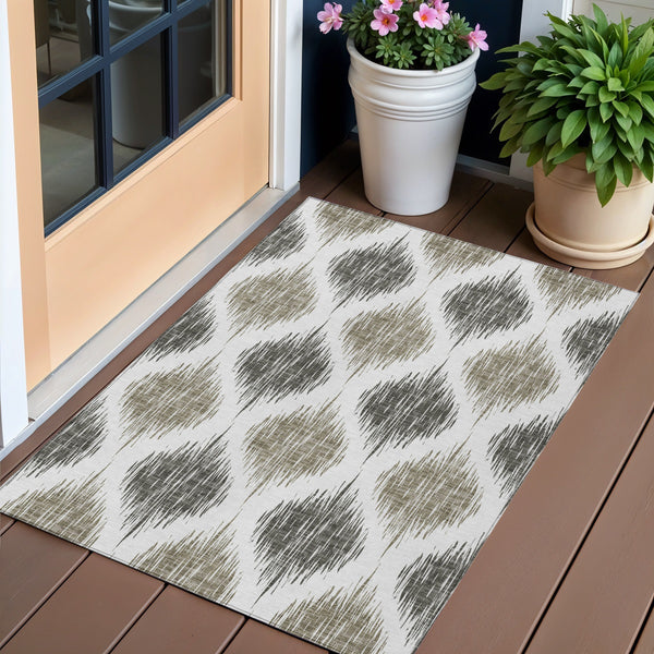 Homeroots 3' Stylish Artichoke Green Ivory Gray Ikat Washable Area Rug For Indoor Outdoor Spaces, Durable Design 3' X 5' Polyester 589128