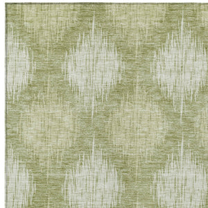 Homeroots 3' Stylish Ikat Washable Area Rug In Artichoke Green & Fern Green For Indoor/Outdoor Spaces 5' X 8' Polyester 589135
