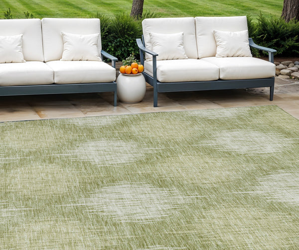 Homeroots 3' Stylish Ikat Washable Area Rug In Artichoke Green & Fern Green For Indoor/Outdoor Spaces 8' X 10' Polyester 589137