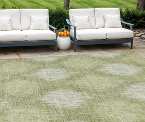 Homeroots 3' Stylish Ikat Washable Area Rug In Artichoke Green & Fern Green For Indoor/Outdoor Spaces 9' X 12' Polyester 589138
