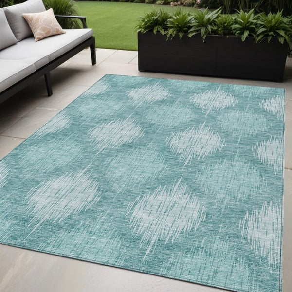 Homeroots 3' Stylish Ikat Washable Area Rug In Artichoke Green & Fern Green For Indoor/Outdoor Spaces 5' X 8' Polyester 589171