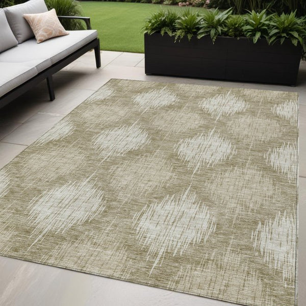 Homeroots 3' Stylish Ikat Washable Area Rug In Artichoke Green & Fern Green For Indoor/Outdoor Spaces 5' X 8' Polyester 589177