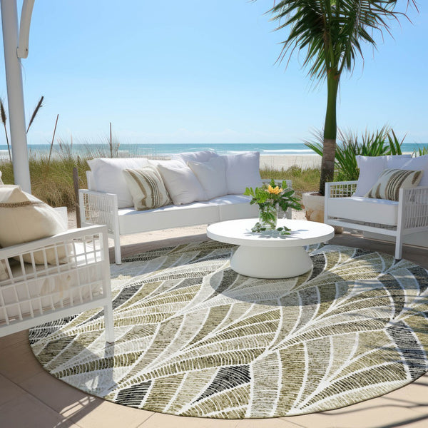 Homeroots 3' Aqua Mint Green And Silver Geometric Washable Area Rug For Indoor And Outdoor Spaces 8' Round Polyester 589250