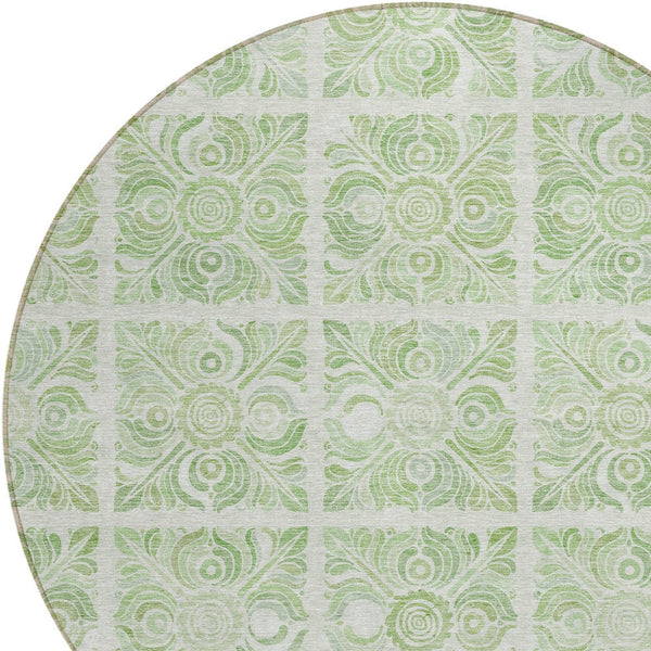 Homeroots 3' Artichoke Green Medallion Washable Rug - Perfect For Indoor & Outdoor Spaces, Durable & Stylish 8' Round Polyester 589316